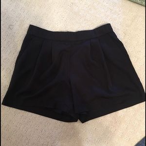 Black shorts with pocket